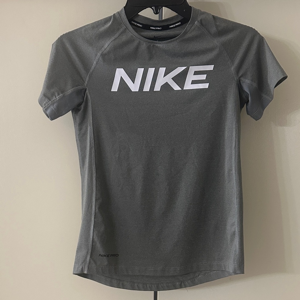 Nike Pro Dri-Fit Gray T-Shirt             Youth Medium